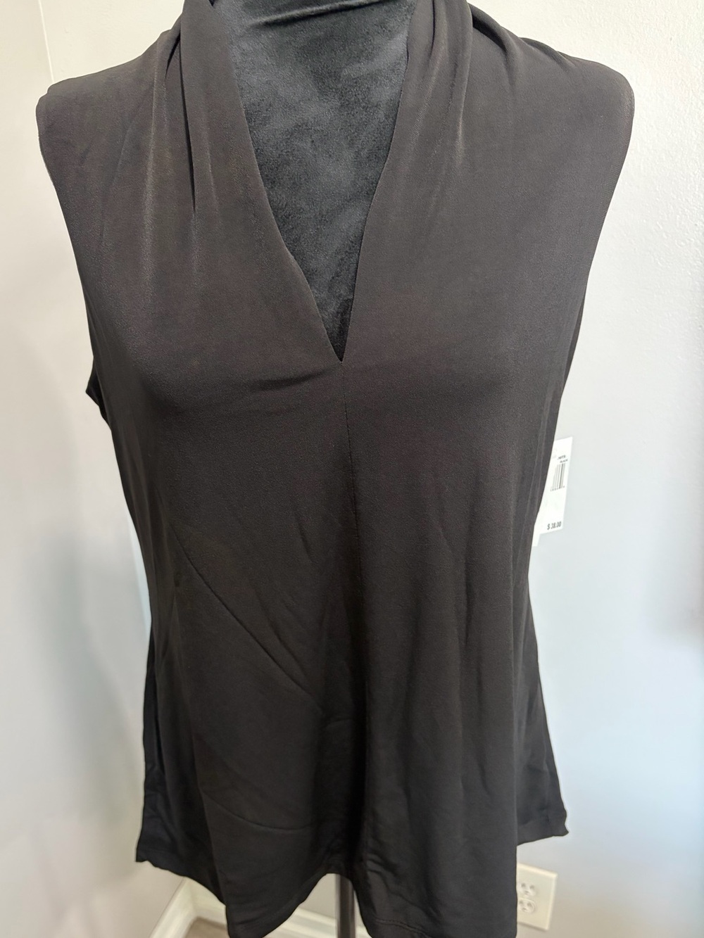 Grace Black Sleeveless V-Neck Tank Top